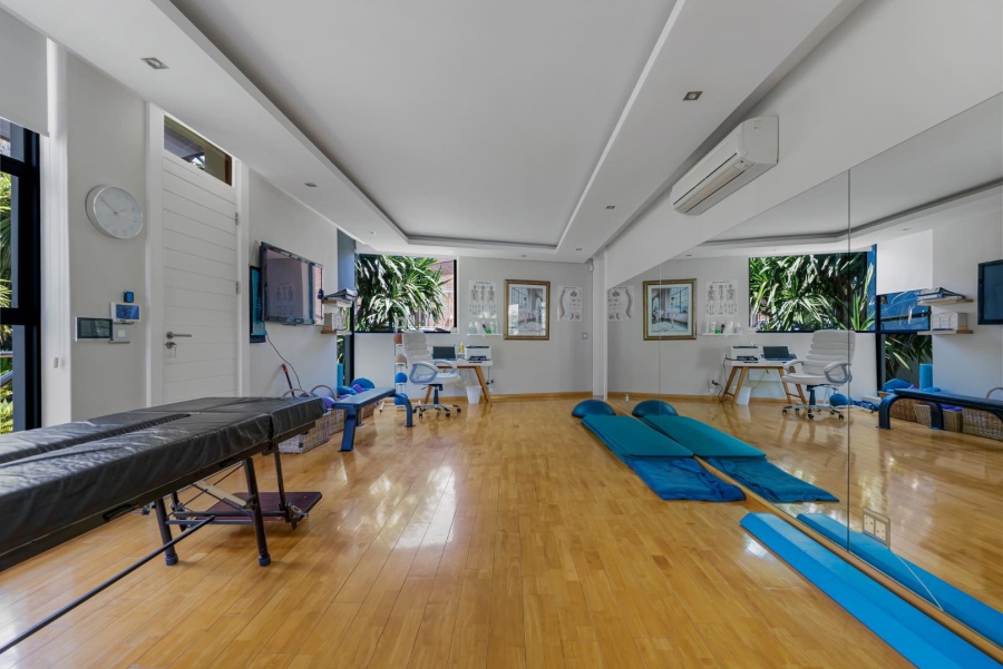 6 Bedroom Property for Sale in Camps Bay Western Cape